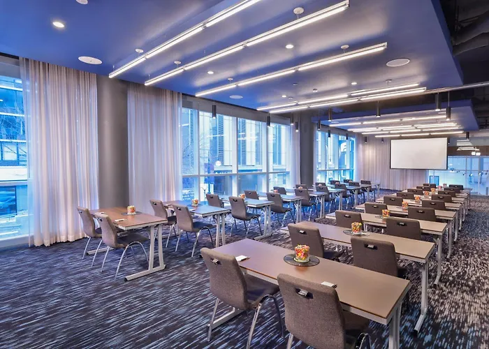 Aloft By Marriott Chicago Mag Mile
